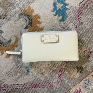 kate spade ♠️ Wellesley Continental Wallet
